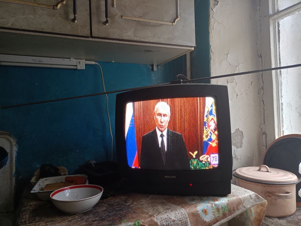The Perilous State of Russia's Nuclear Weapons