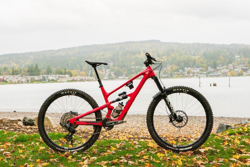 "YT Jeffsy MK3: Enhanced Geo, In-Frame Storage, and Improved Trail Capability"