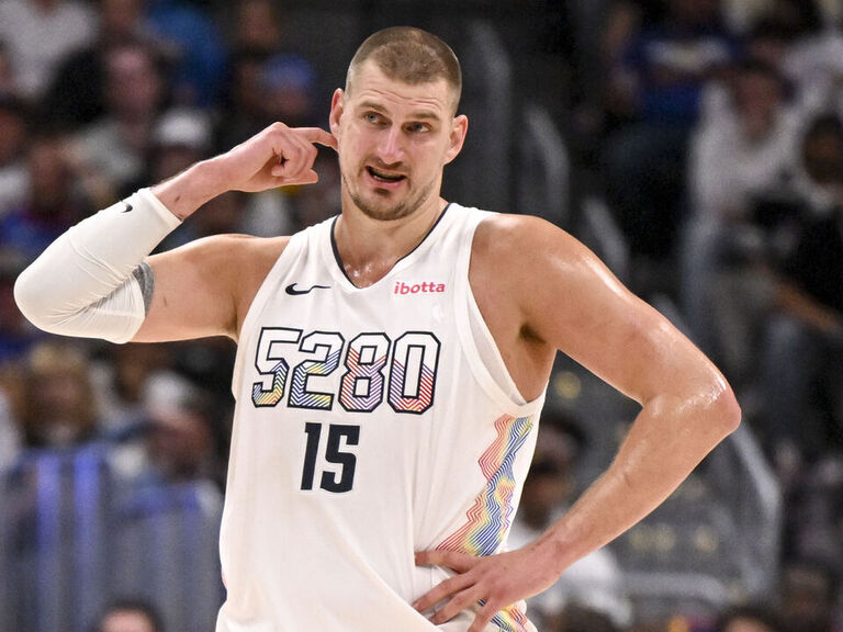 Jokic to Delay Extension Talks, Signaling Commitment to Nuggets