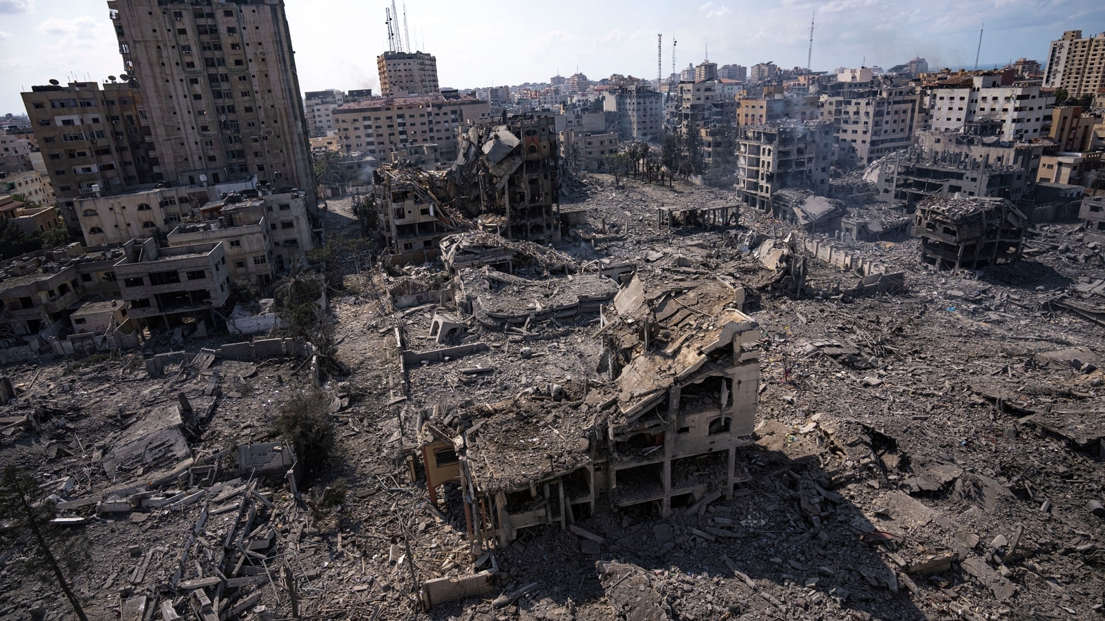 "Israel-Hamas Conflict: Gaza Death Toll Surpasses 32,000"