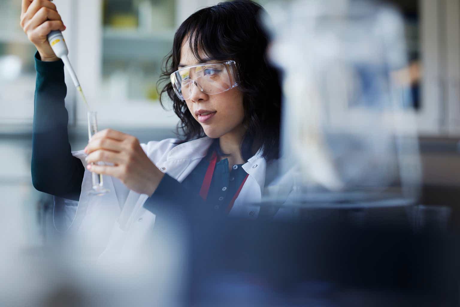 "Bristol-Myers Squibb: A Game-Changing Buy Opportunity in the Pharmaceutical Industry"