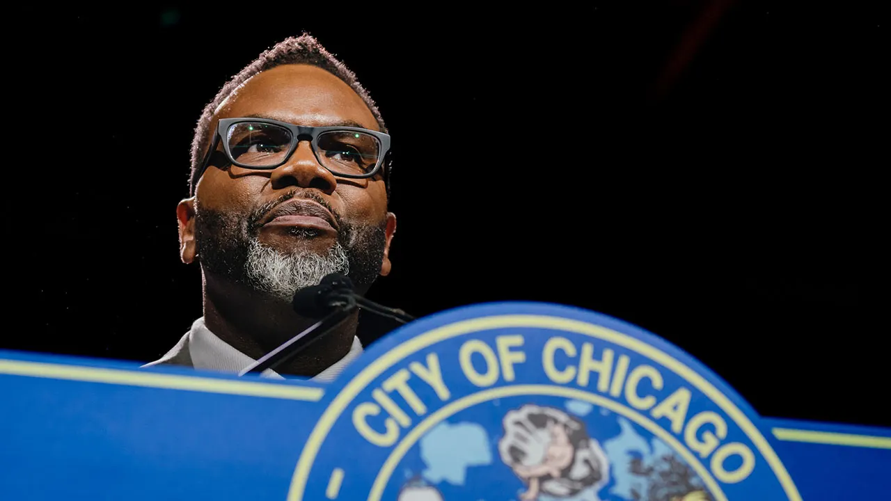 Featured image for Chicago's New Left-Wing Mayor Faces Criticism and Calls for Change on Day One.