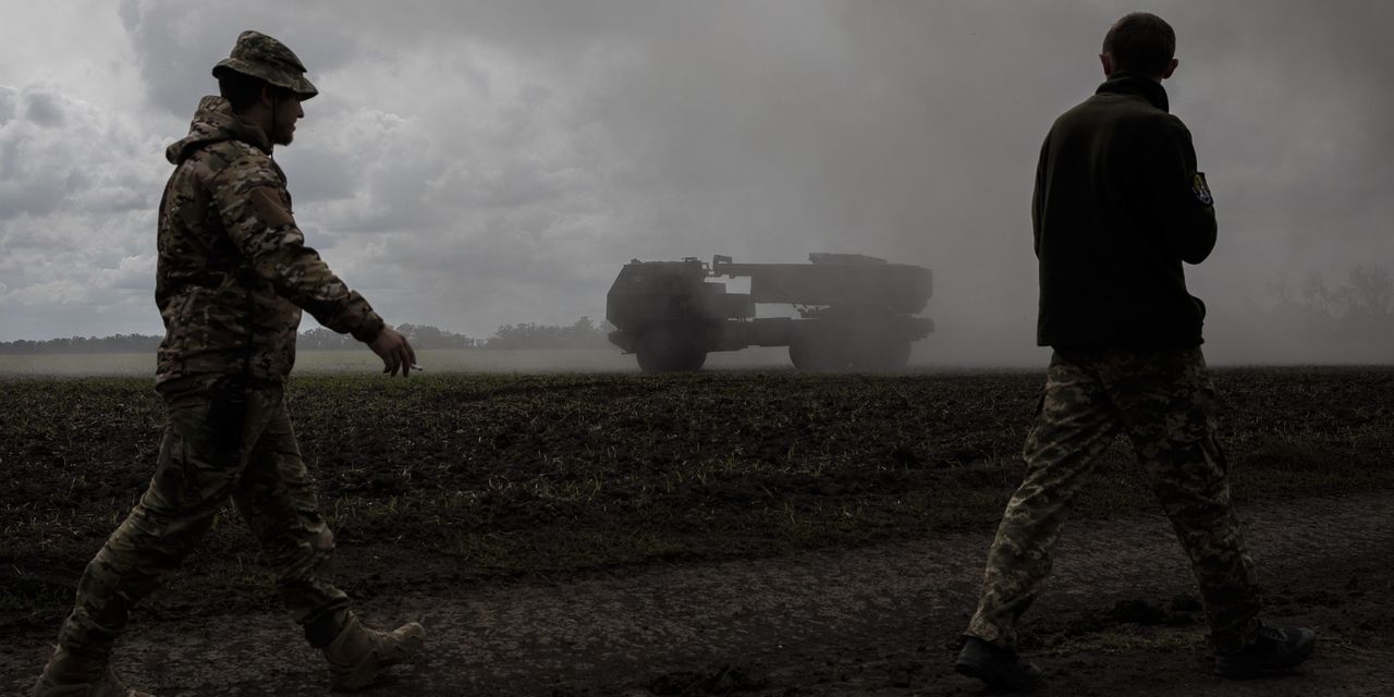 The Uncertain Battle for Bakhmut: Updates on Ukraine-Russia Conflict.