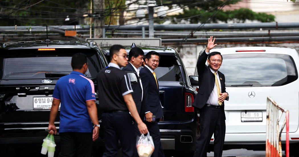 Featured image for Thai court clears Thaksin of royal insult charges