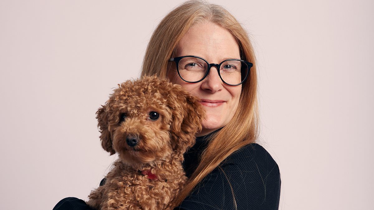 Featured image for Recognizing Dementia in Pets: Expert Reveals Top Signs and Sundowning Behavior