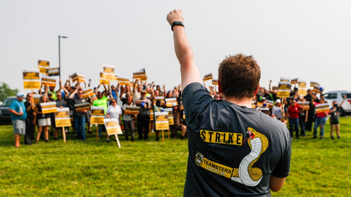 UPS and Teamsters Make Progress in Negotiations to Avert Strike