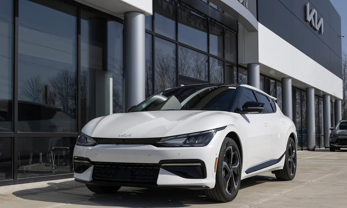 Featured image for U.S. EV Market Faces Changes as Tax Incentives Expire