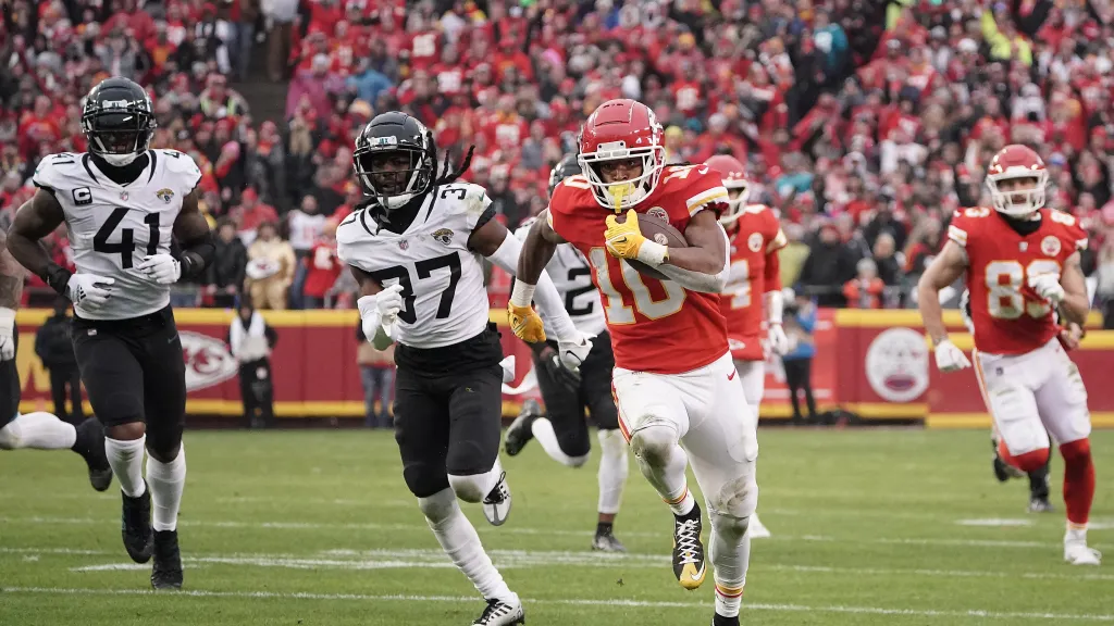Featured image for Isiah Pacheco Set to Return for Chiefs Against Raiders After Injury
