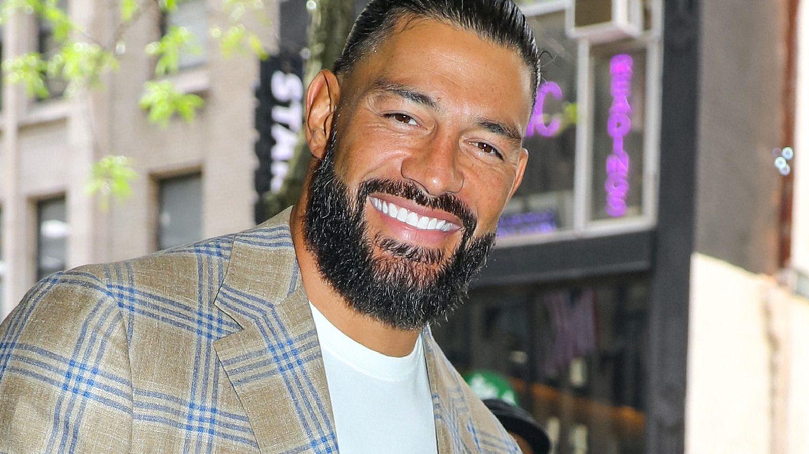 Roman Reigns Dominates WWE SmackDown Highlights and Rumors.
