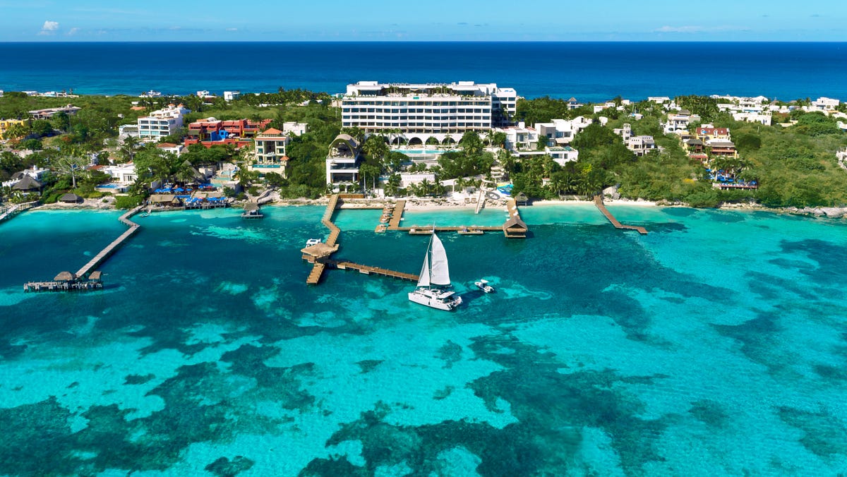 Featured image for Escape to Tranquility: Your Ultimate Isla Mujeres Travel Guide