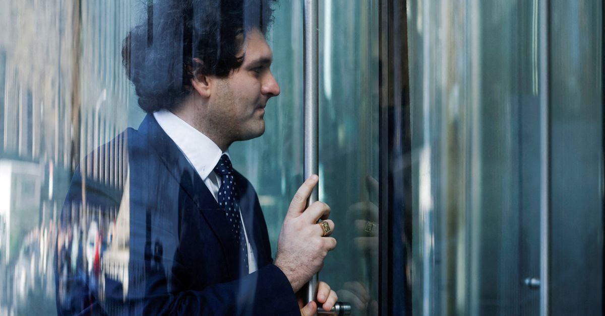 Prosecutors argue against dismissal of Bankman-Fried charges.