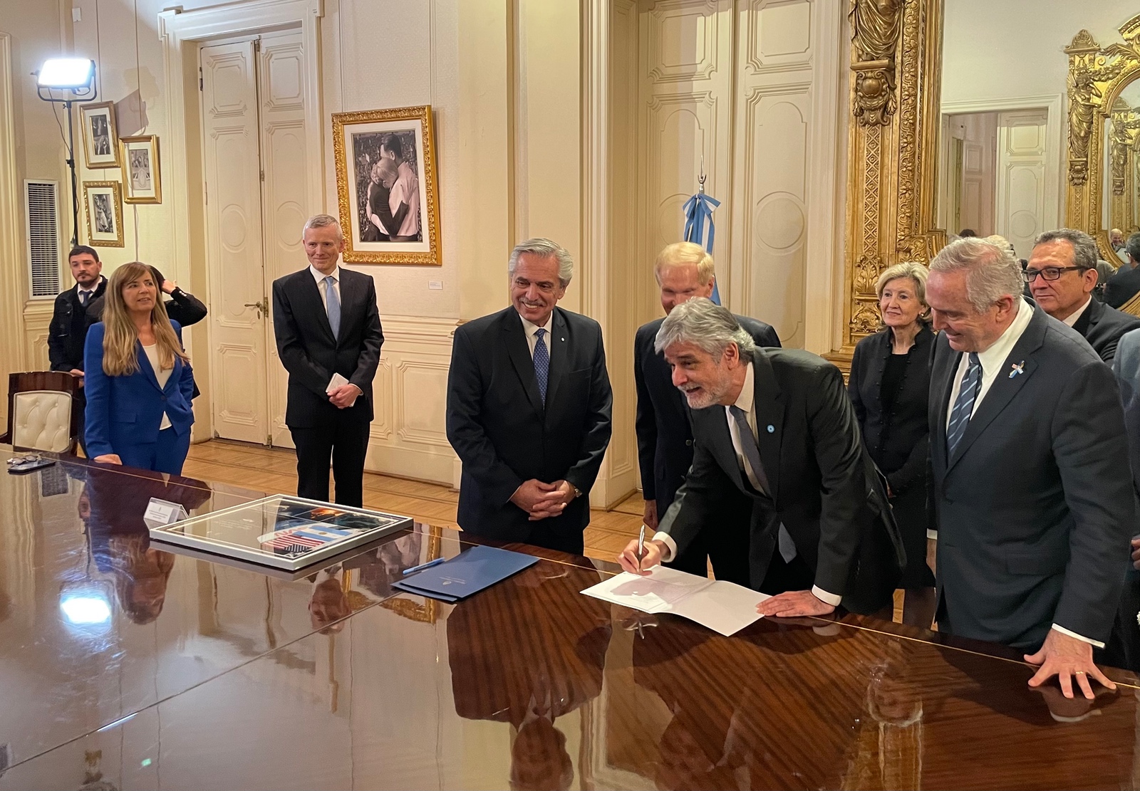 Argentina Joins International Space Exploration Agreement with Artemis Accords