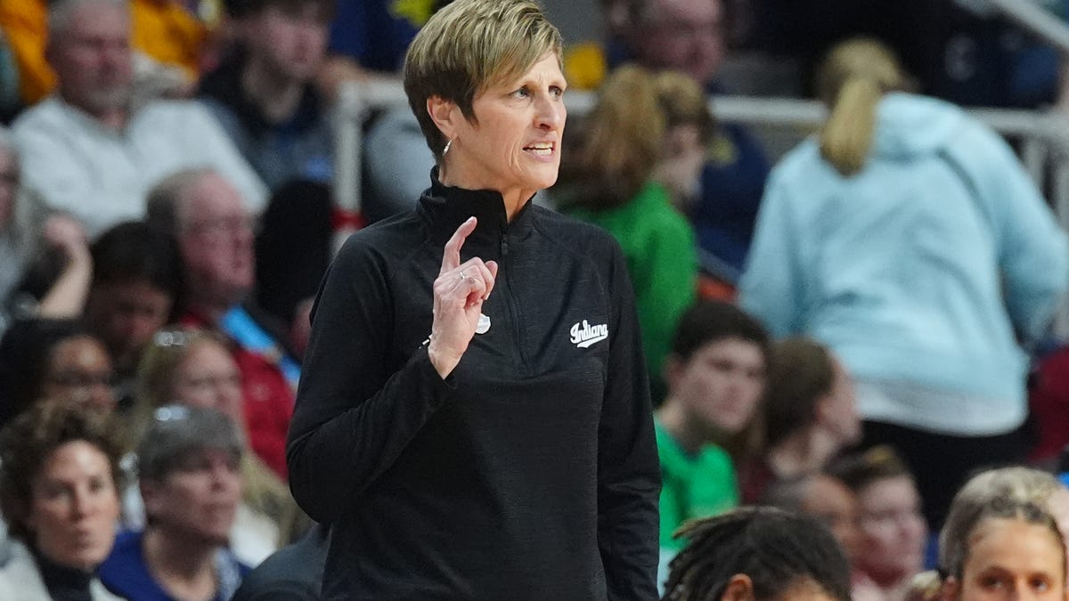 Featured image for "Indiana Women's Basketball Adjusts After Mackenzie Holmes' Departure"