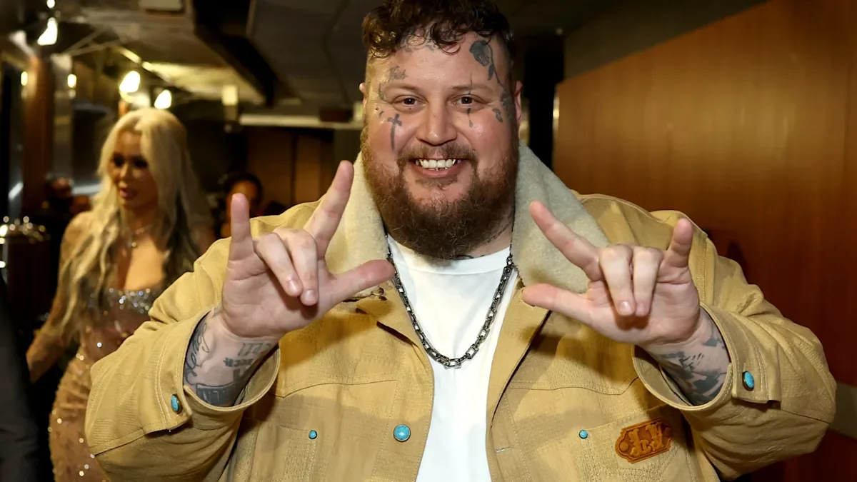 Jelly Roll Unveils 275-Pound Transformation at Grammy Gala