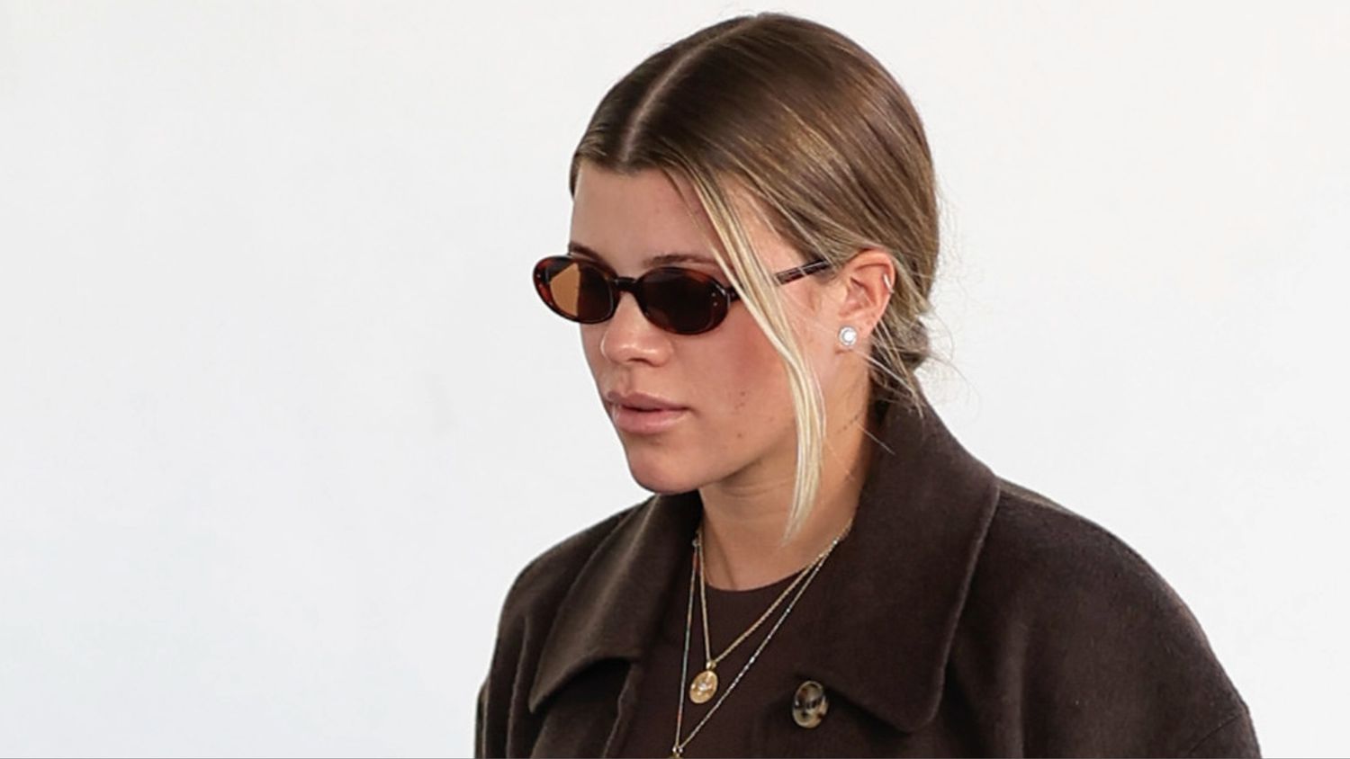Featured image for "Sofia Richie's Red Carpet Maternity Style: A Glamorous Pregnancy Journey"