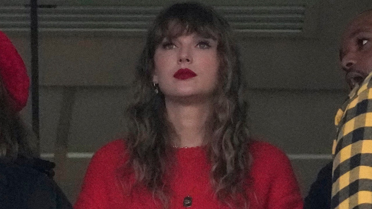 "Taylor Swift's On-Camera Request at NFL Playoff Game Raises Eyebrows"