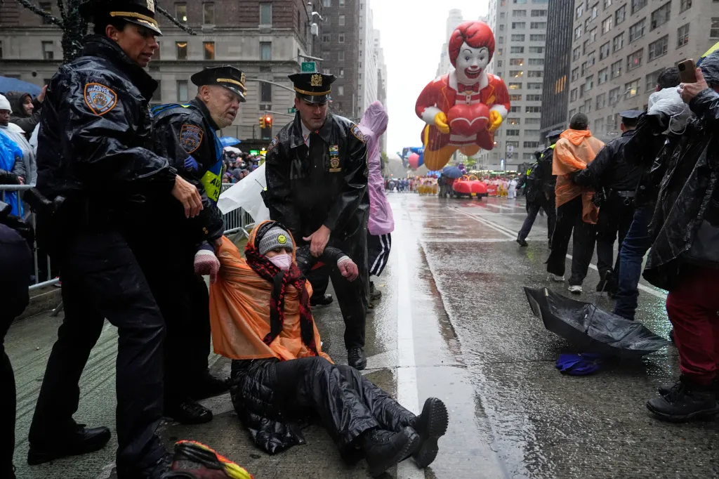 Featured image for Protesters and Weather Challenge Macy's Thanksgiving Parade