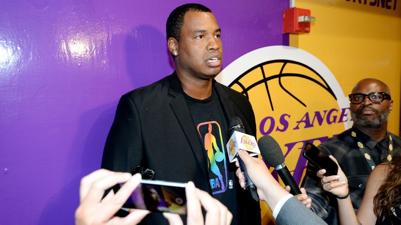 Featured image for Ex-NBA Player Jason Collins Battles Brain Tumor