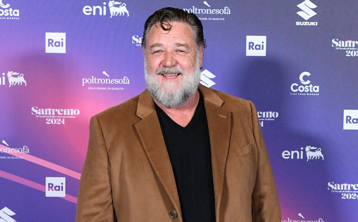 Featured image for "Russell Crowe's Dramatic Transformation: Shaving Off His Beard for the First Time Since 2019"