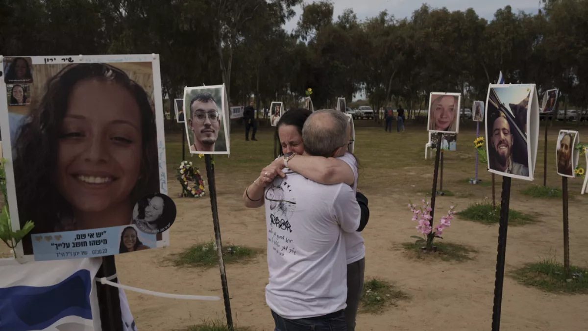 Families of Gaza Hostages Storm Israeli Parliament in Demand for Action