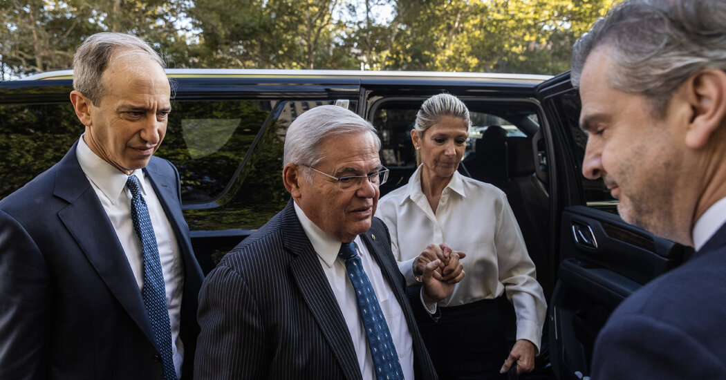 "Menendez's Bribery Charges Spark Democratic Divisions and Calls for Resignation"
