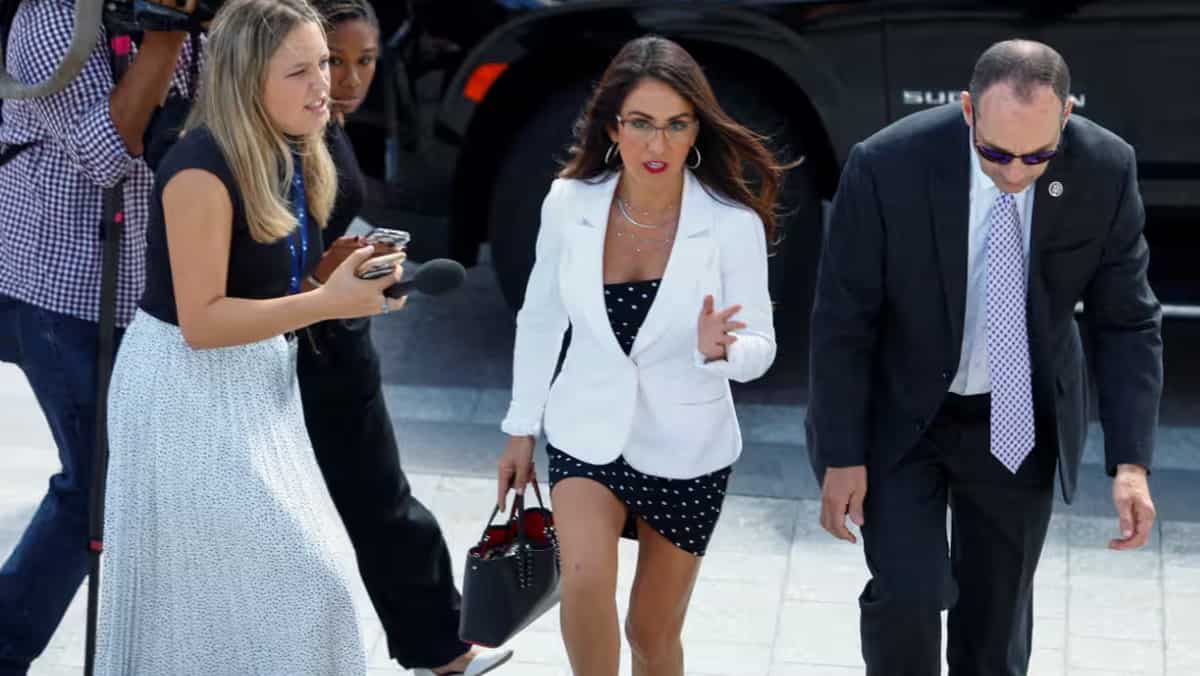 Featured image for Lauren Boebert's Apologies and Theater Etiquette