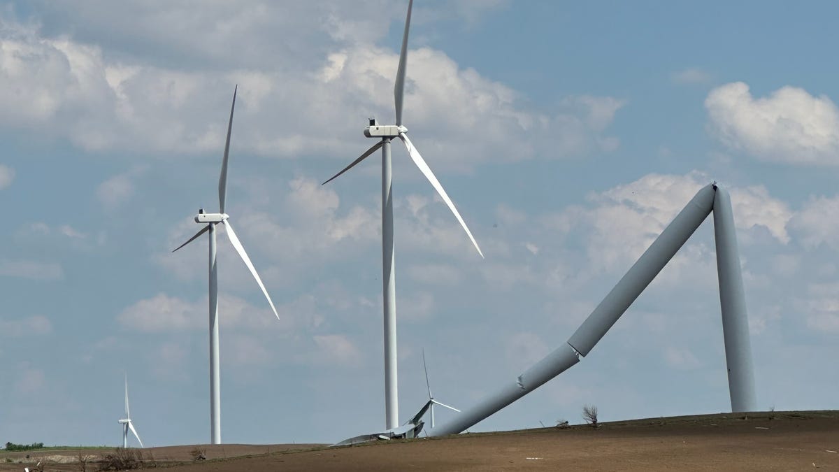 Featured image for "Devastating Iowa Tornado Claims Lives and Topples Wind Turbines"
