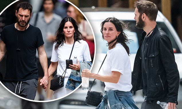 Featured image for Courteney Cox and Johnny McDaid's Rare NYC Outing: Hand in Hand