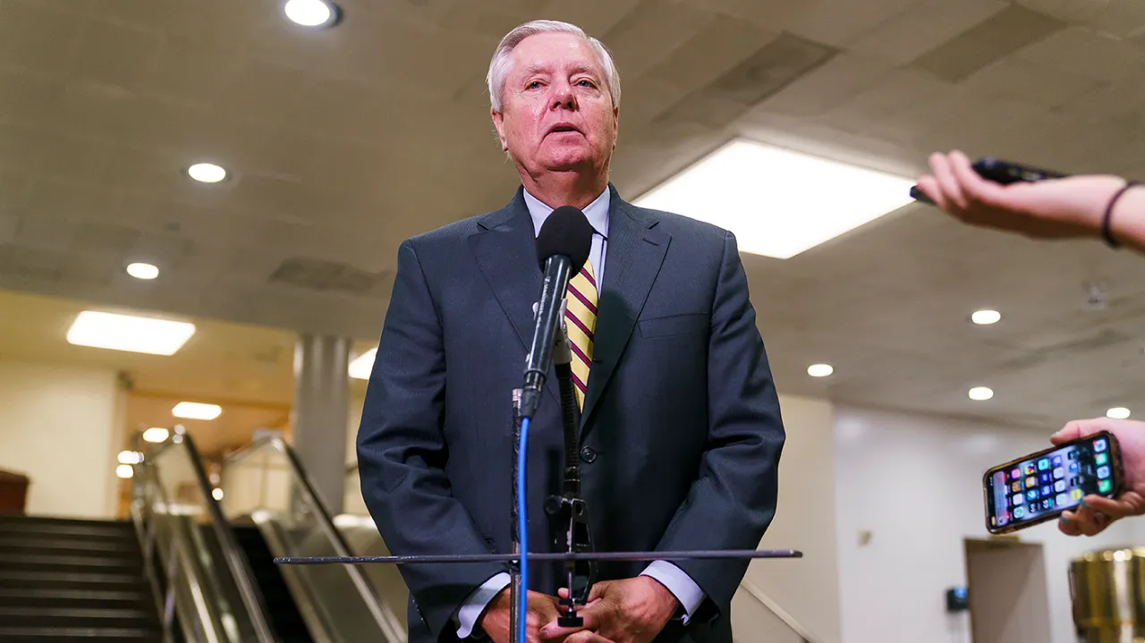 "Senate Republicans Link Ukraine Aid to Border Security Demands"