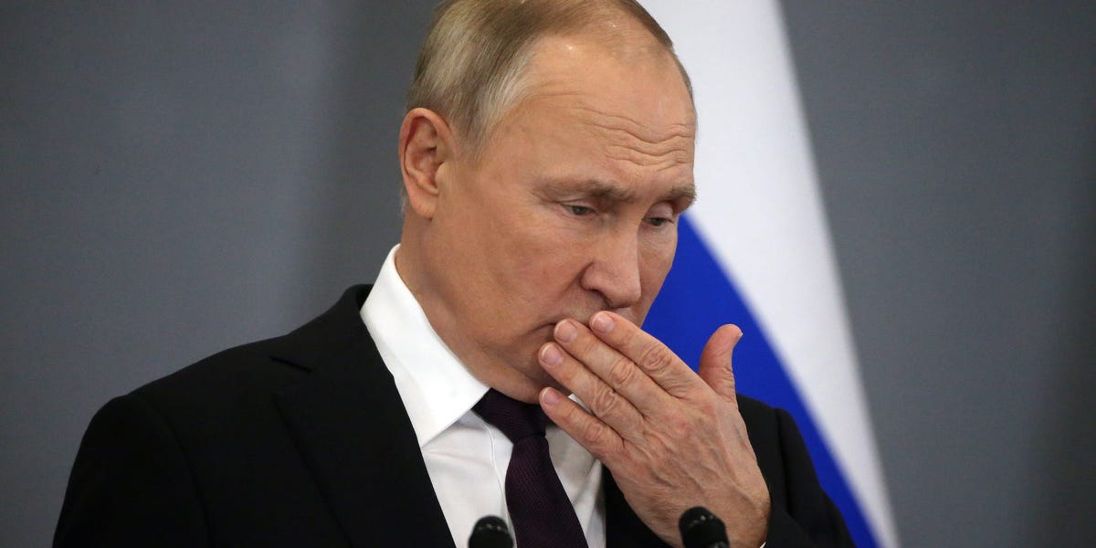 Featured image for Russia's economy faces challenges as energy revenue drops and budget deficit widens.