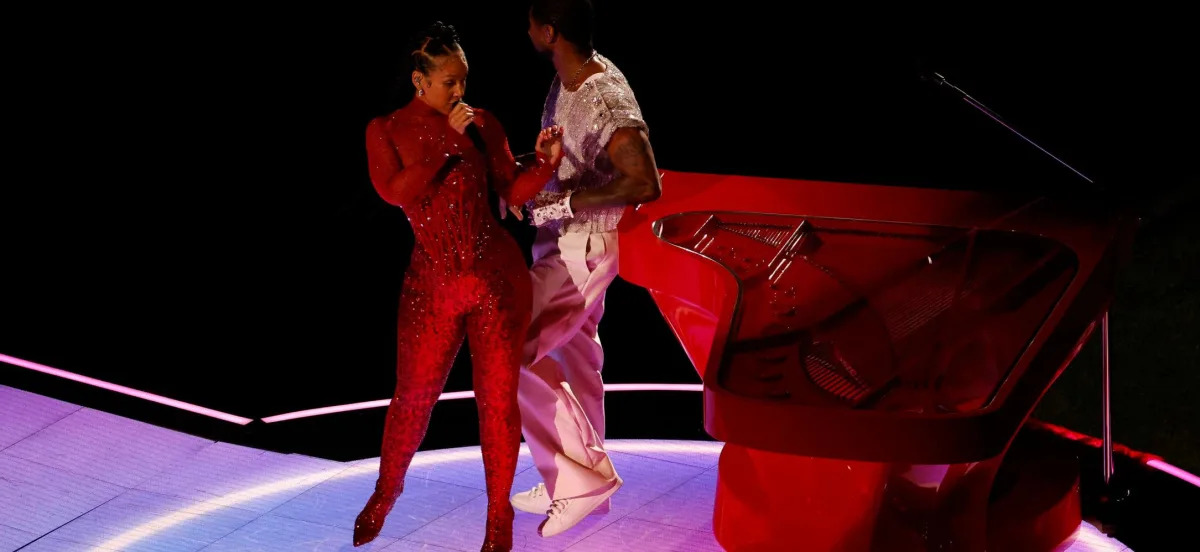 Featured image for Usher Addresses Controversy Surrounding Super Bowl Performance with Alicia Keys