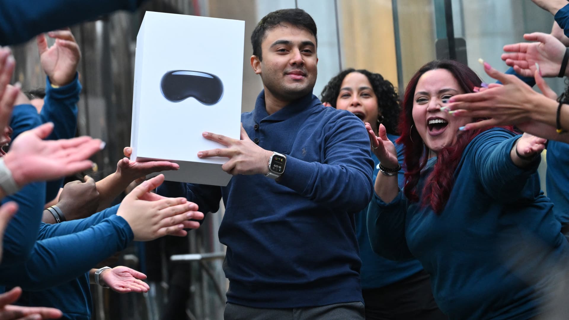 "Apple's Vision Pro: A Comprehensive Overview"