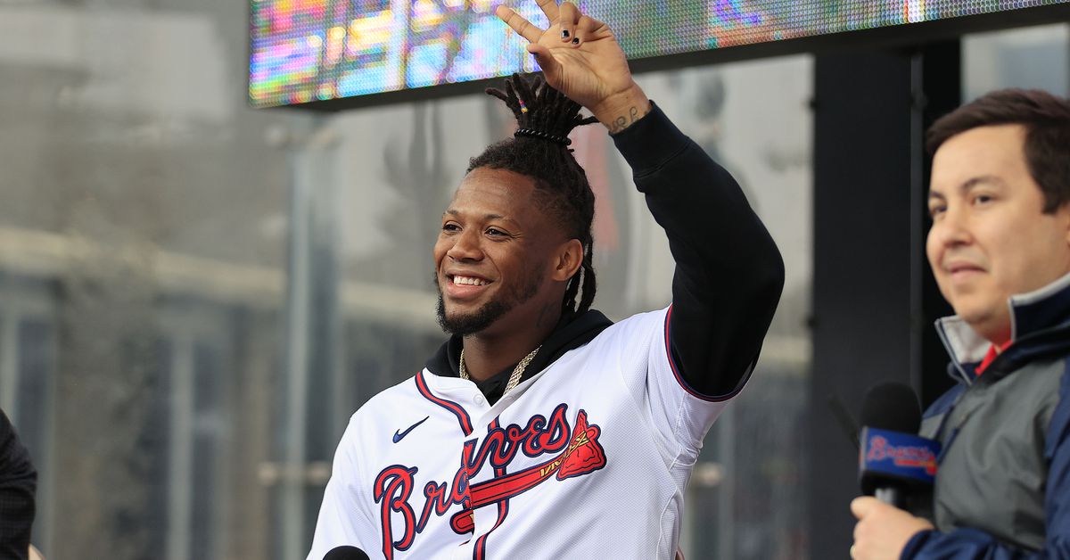 "MLB's Fashion Fiasco: Translucent Pants, Viral Photos, and Managerial Jokes"
