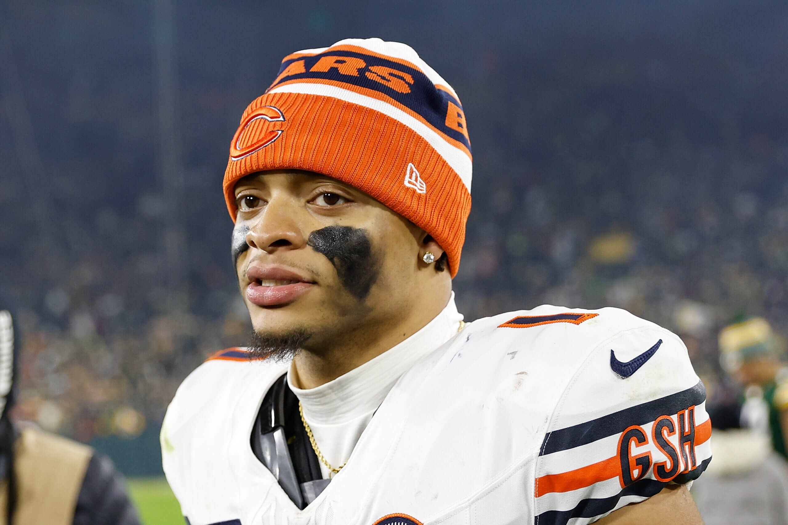 "Assessing Potential Trade Value for Bears' Justin Fields: Insights from NFL Execs and Coaches"
