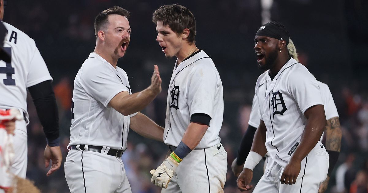 "Tigers' Maton hits walk-off homer to defeat Giants in extra innings"