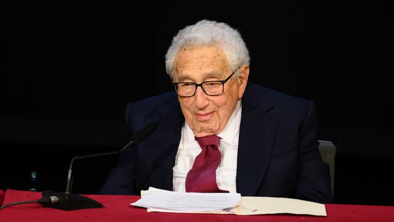 "Xi Jinping and Henry Kissinger Rekindle Friendship to Thaw US-China Relations"