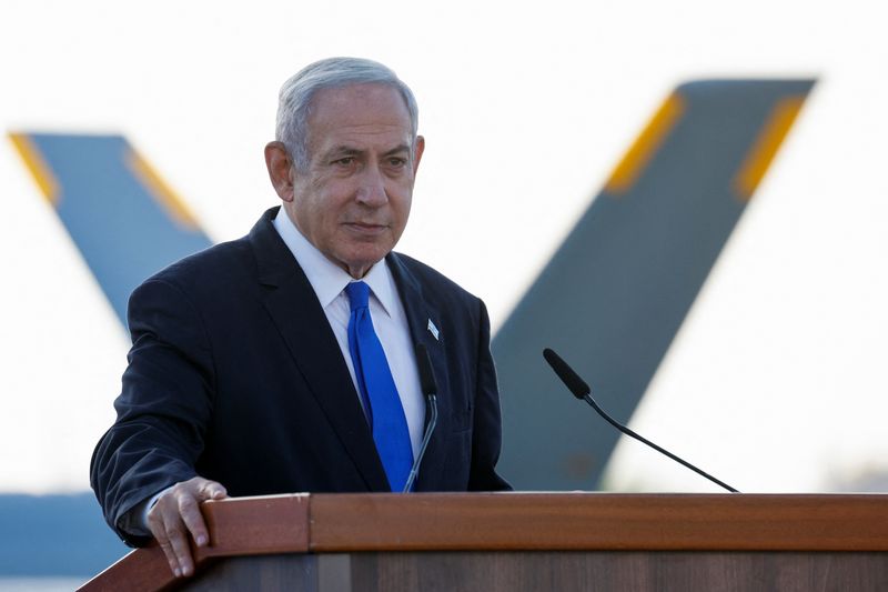 Efforts to Prevent Collapse of Palestinian Authority Gain Support in Israel