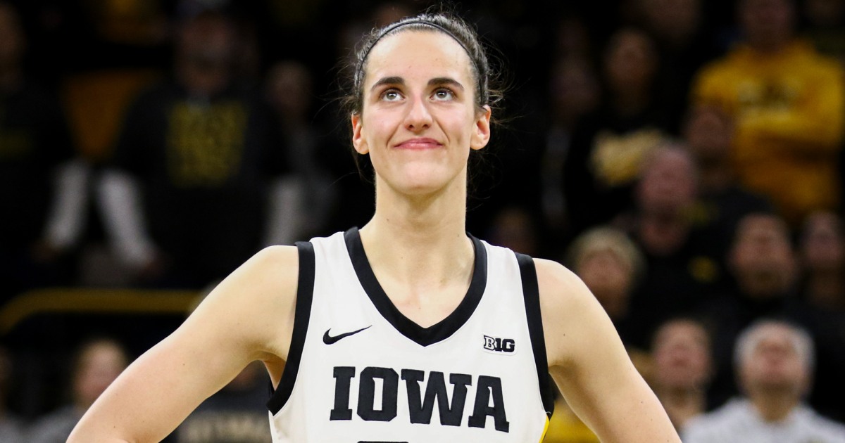 Caitlin Clark Declares for 2024 WNBA Draft