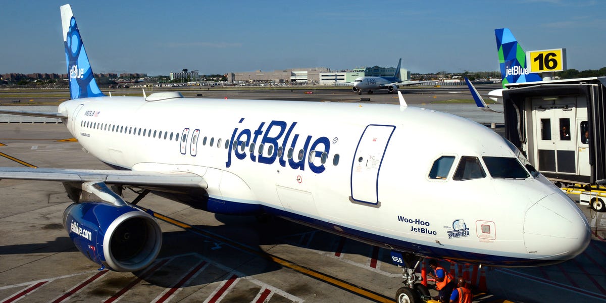 Featured image for JetBlue to Cut 20 Routes and Exit 5 Cities