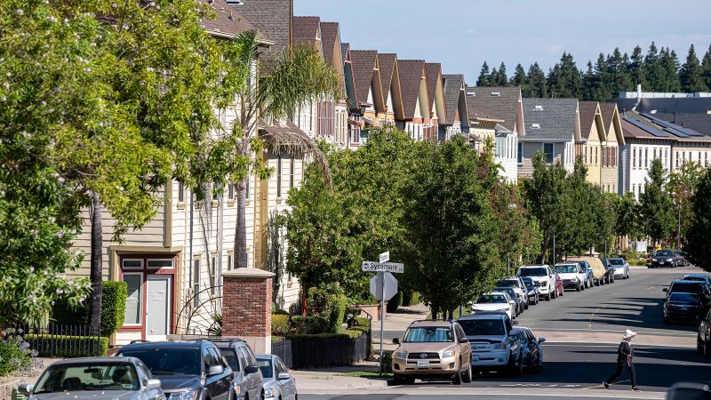 Record-High US Mortgage Rates Reach 22-Year Peak at 7.23%