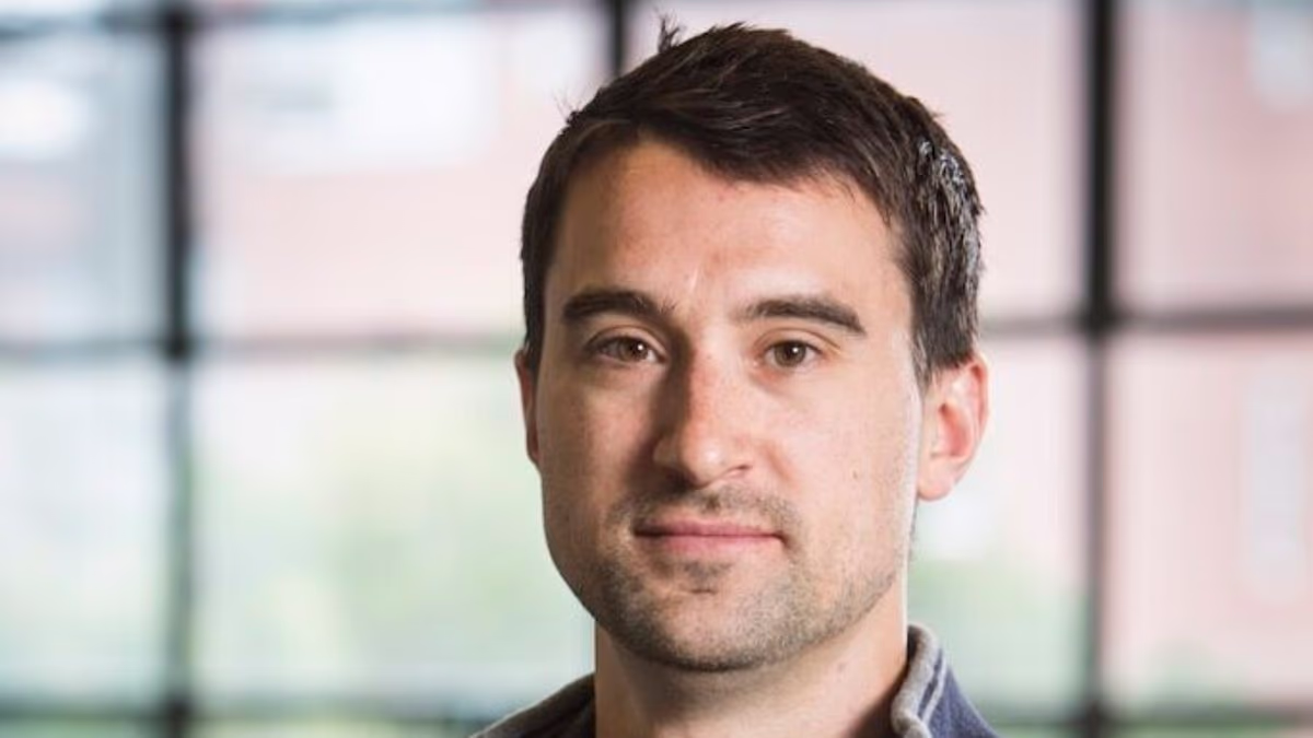 Featured image for Inventor of the 'Death Clock' Confronts Personal Health Fears