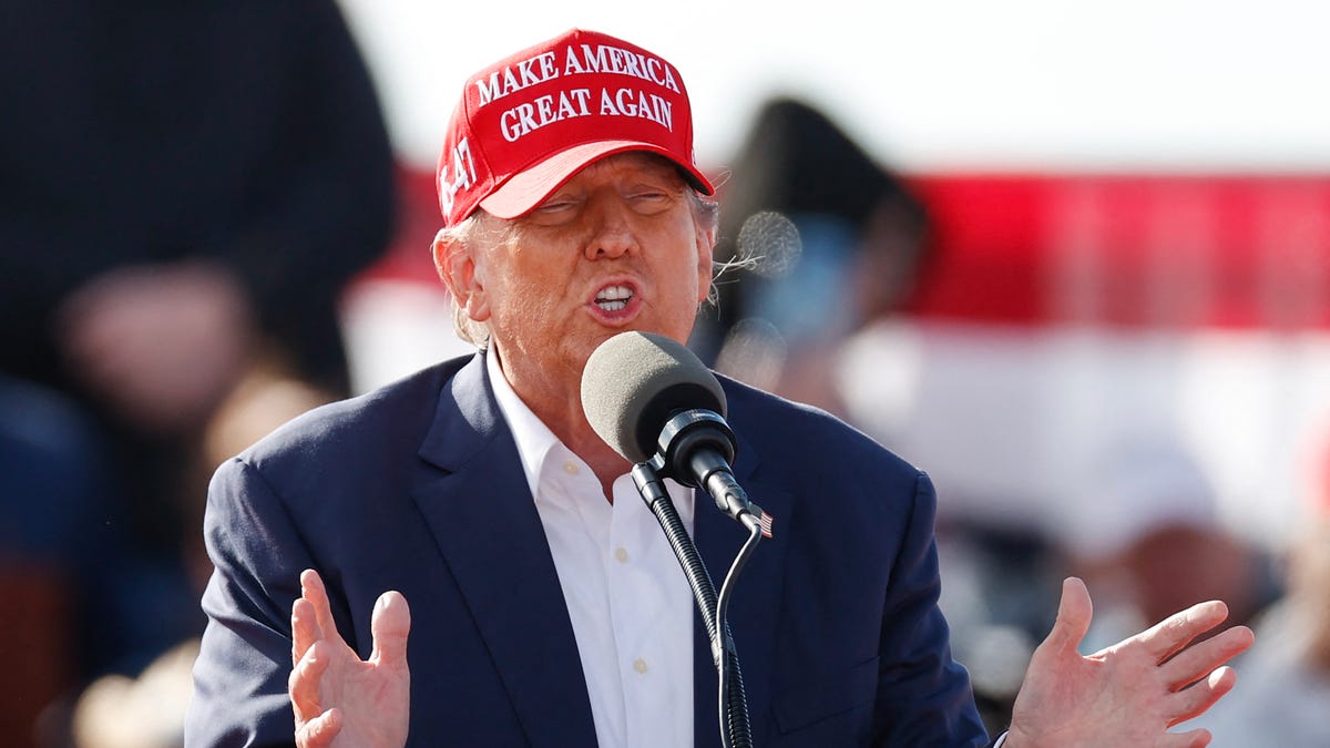 "Trump Seeks Absolute Immunity from Federal Indictment in Supreme Court"
