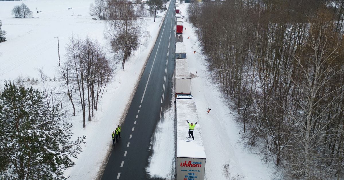 Truckers' Blockade at Polish-Ukraine Border Sparks International Tensions