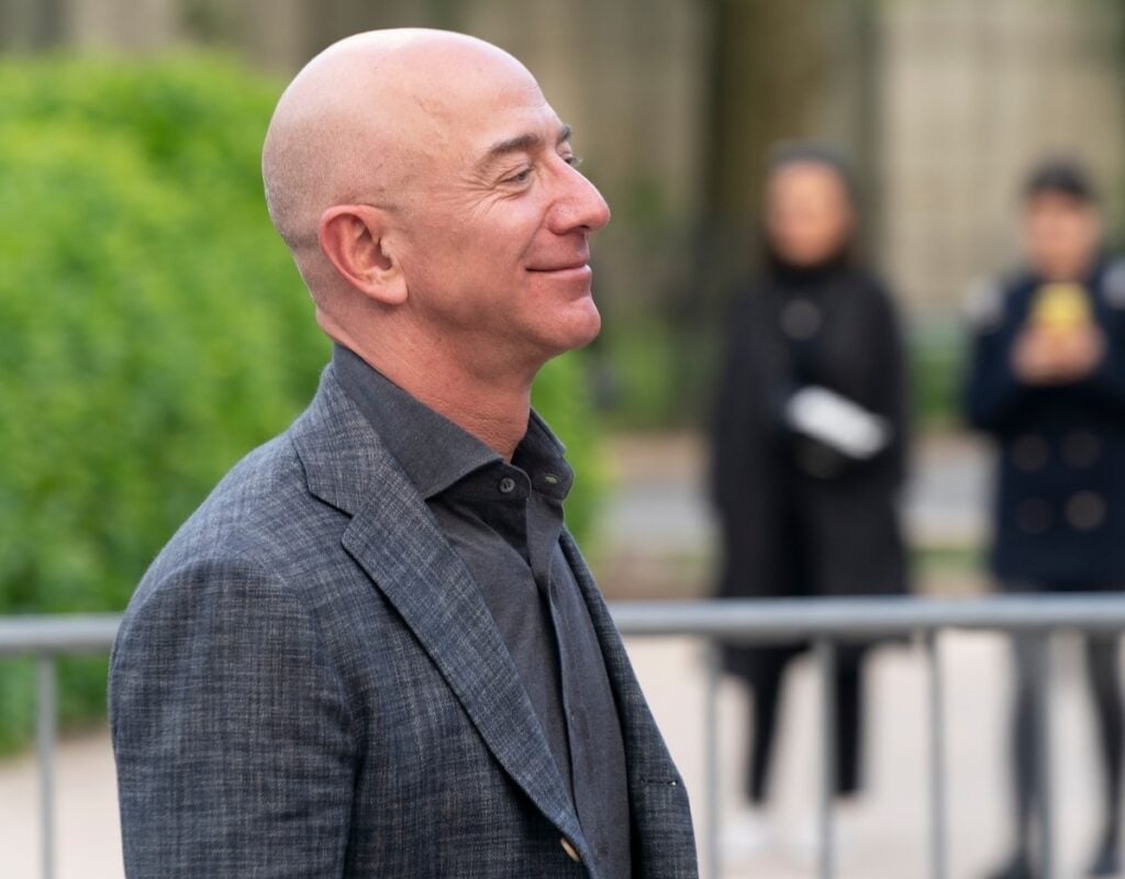 Featured image for Jeff Bezos's Move to Florida Cost Washington $1 Billion in Budget Revenue