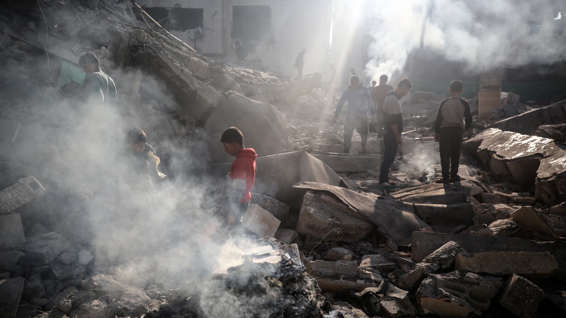 U.S. Veto of UN Ceasefire Resolution in Gaza Sparks Criticism and Debate