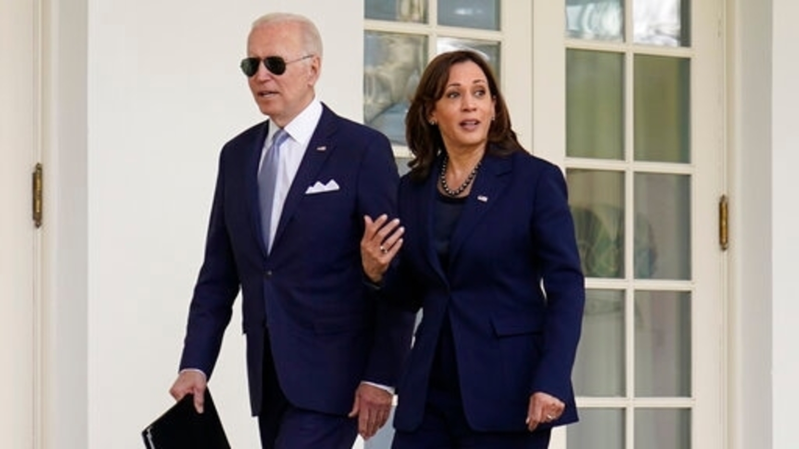 Bidens' 2022 Tax Returns: $579,514 Income and $170,000 in Taxes Paid