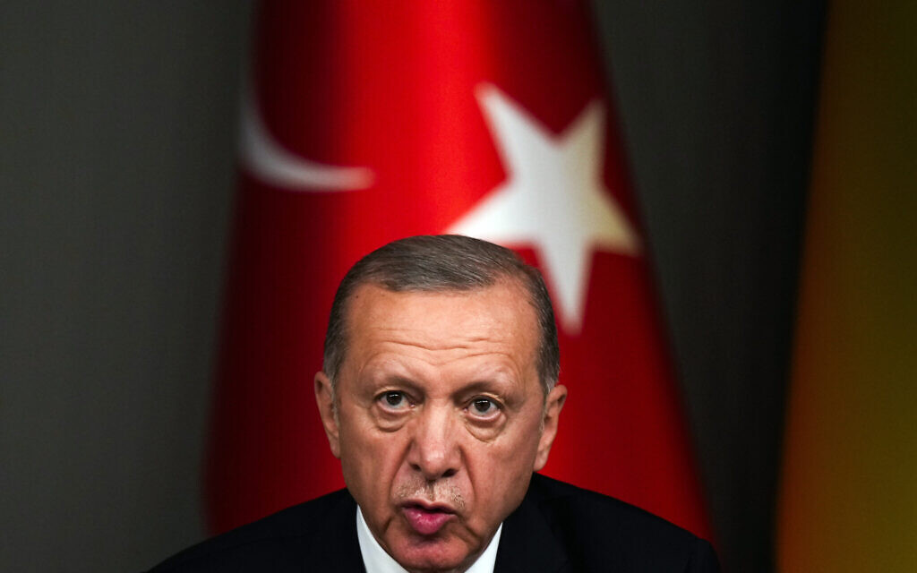 Erdogan Defends Hamas as Mujahideen and Urges Ceasefire in Gaza