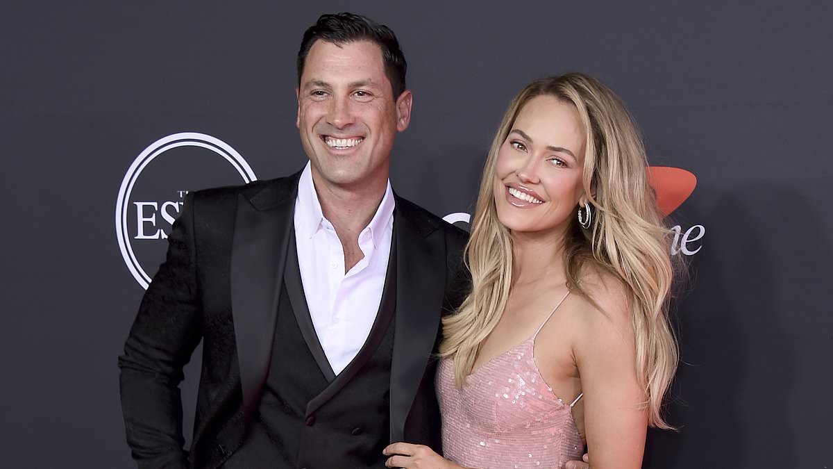 Featured image for "Dancing with the Stars' Peta Murgatroyd Expecting Third Child"