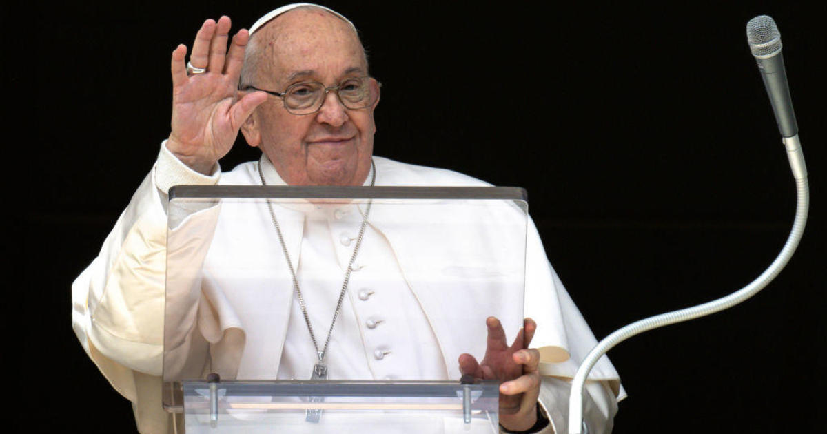 "Pope Francis' Memoir: Health, Criticism, and Future Plans"