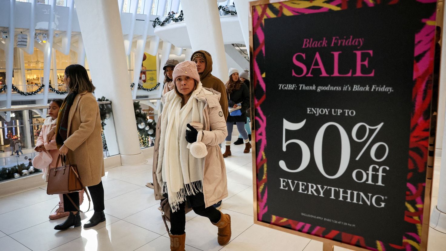 Holiday Shopping Trends: Americans' Spending Habits and the Decline of In-Store Buying